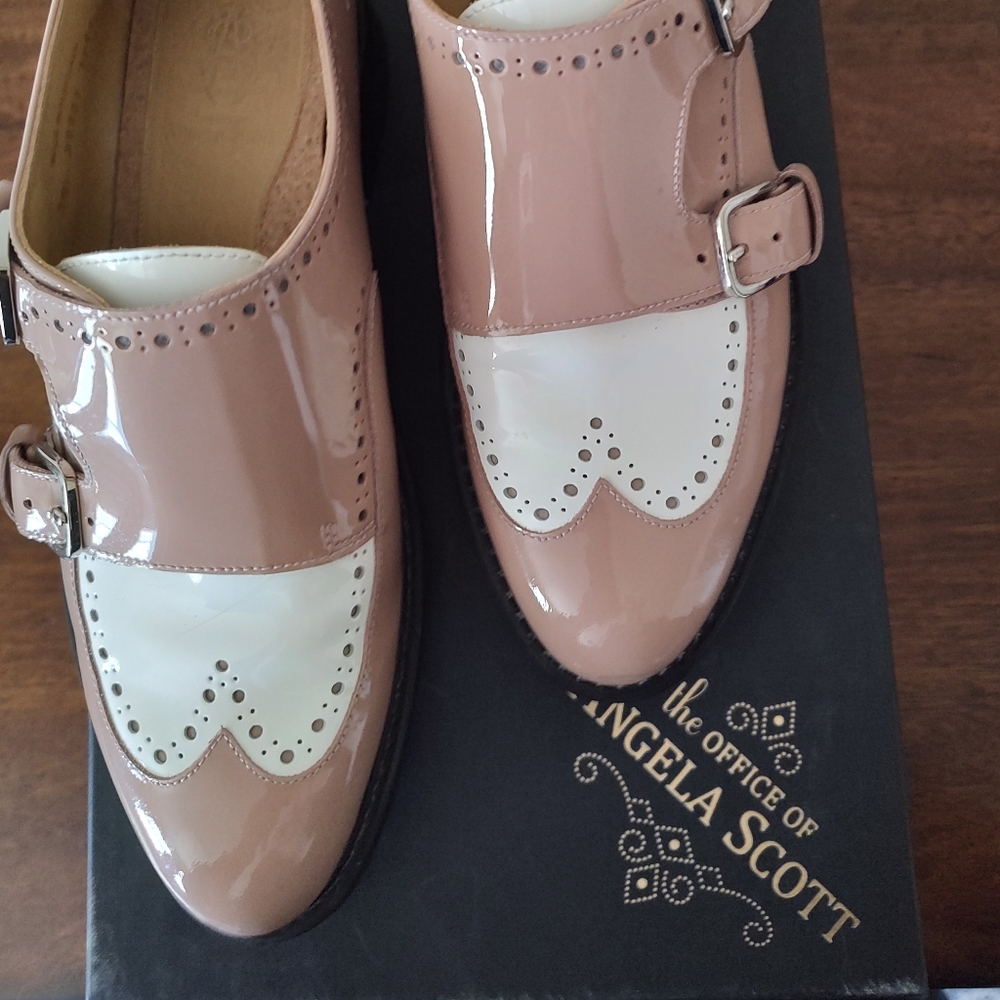 The Office of Angela Scott Size 38/8 Mr. York Mauve and White